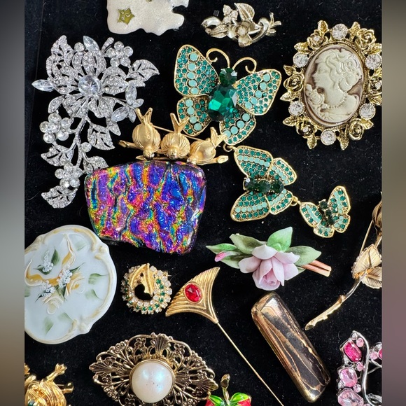 Brooches-Miscellaneous